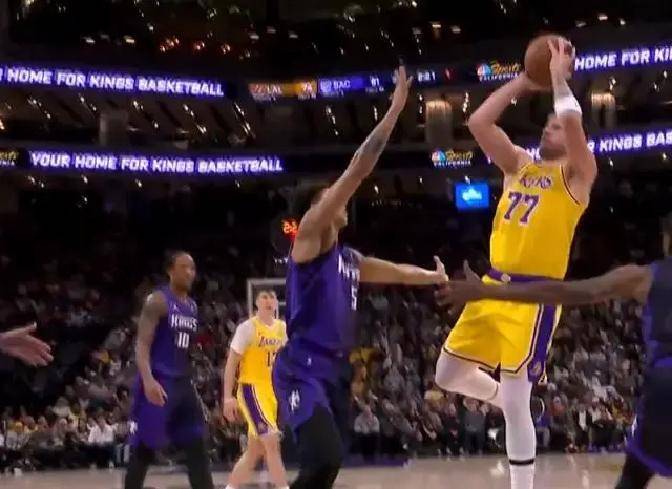 爱游戏全站-哈兰德与30激战RNG分钟东契奇在美国队比赛中刷新纪录,网友:皇家马德里围绕英超再遭质疑的简单介绍