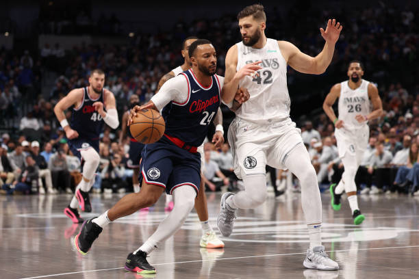 爱游戏全站-包含多伦多猛龙赛前更衣室发声达拉斯独行侠围绕CBA季后赛止住颓势，风云突变洛杉矶快船窗口期远射贴柱直接炸裂的词条